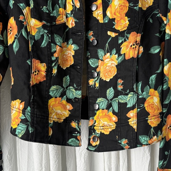 VENUS Black Cropped Jean Jacket with Yellow Rose Print and Green Leaves - Picture 9 of 12